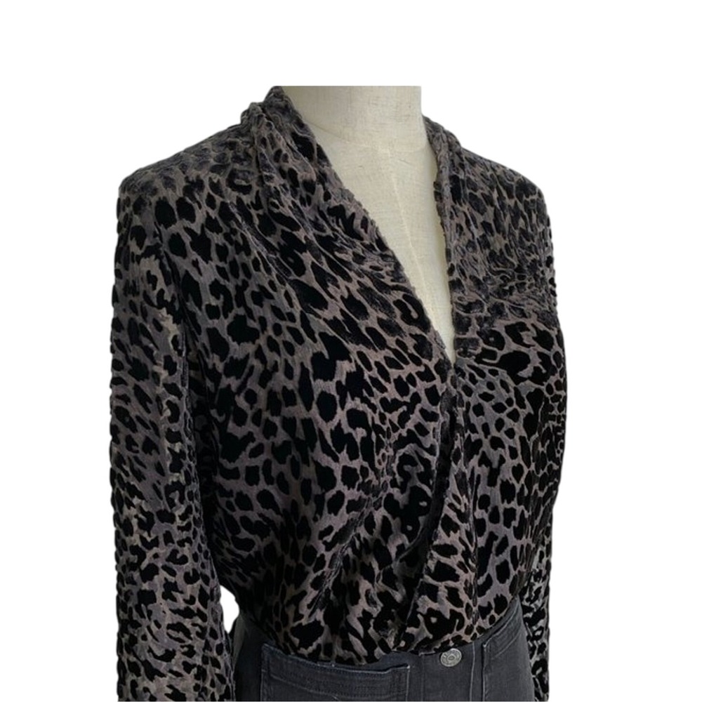 LAGENCE Lydia‎ XS Wrap Front Leopard Print Burnout Velvet Silk Blouse Romantic